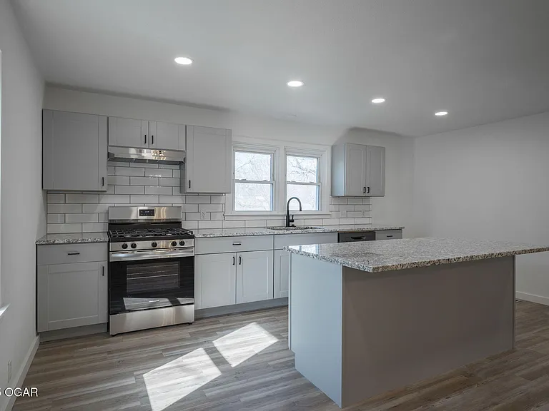 1304 Massachusetts Ave — Photo 5