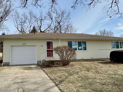 202 E Division St N, Audubon, IA, 50025