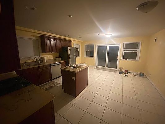 1st image of 36 Evelyn Pl #1