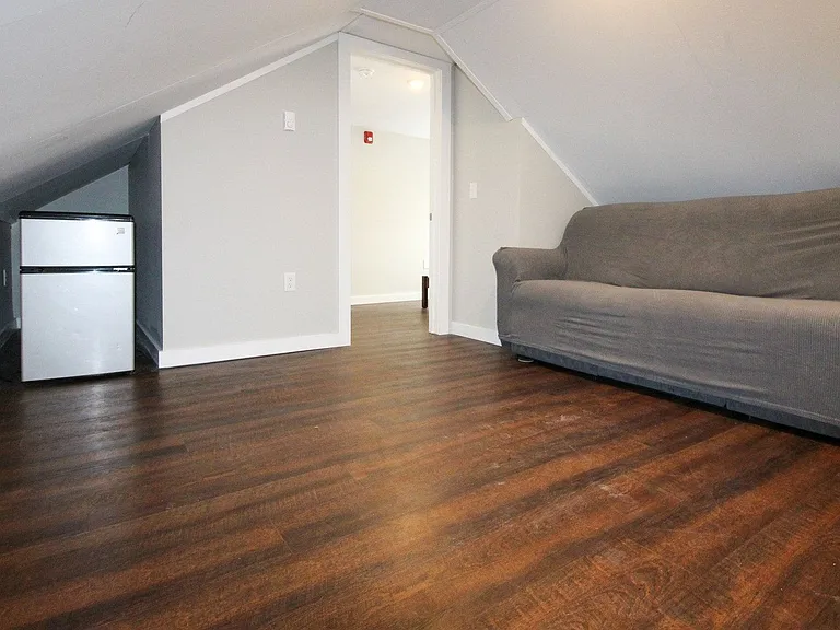 230 Bryant Ave — Photo 129