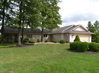 8956 Timber Edge Dr, North Ridgeville, OH 44039