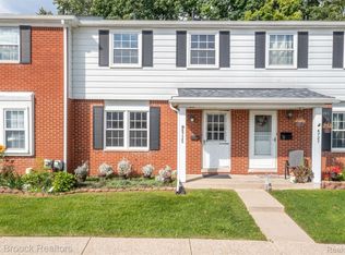 6725 Andersonville Rd, Clarkston, MI 48346