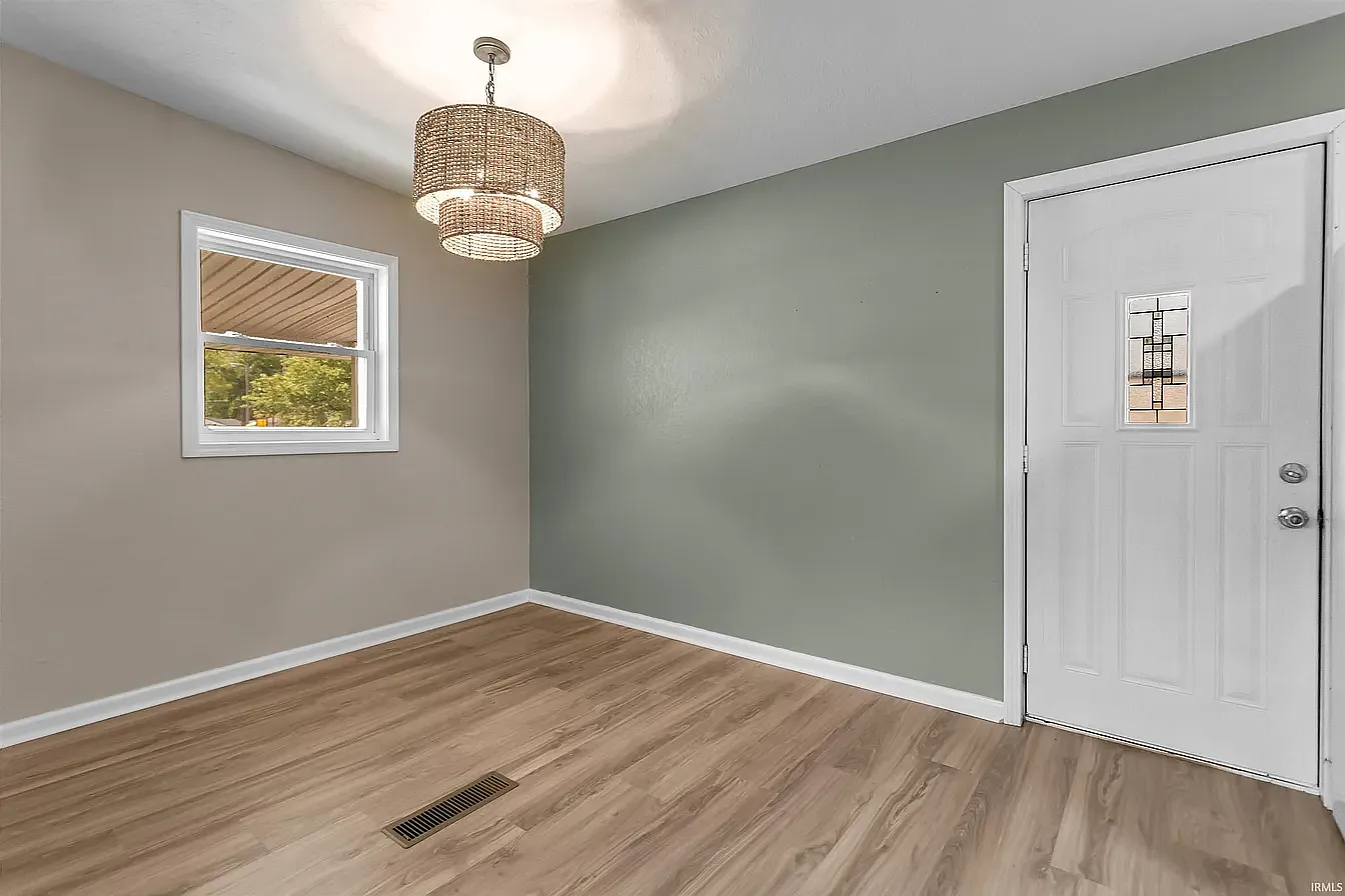 3 bed, 960 sqft, $1,500 — Photo 2