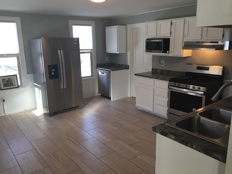 Big kitchen.