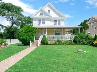 36 Russell Pl, Freeport, NY 11520