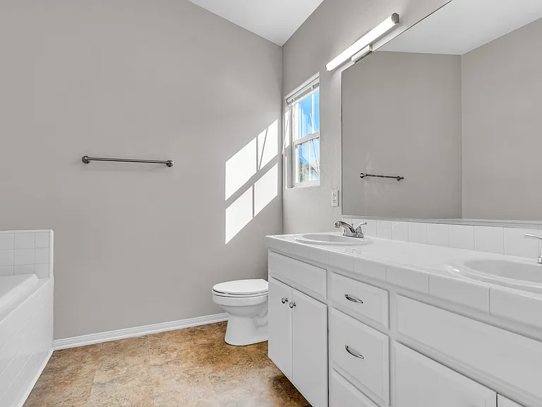 315 Westlake Vista Ln — Photo 27