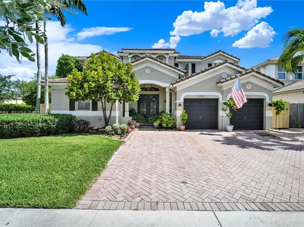 11921 SW 126th Ter, Miami, FL 33186