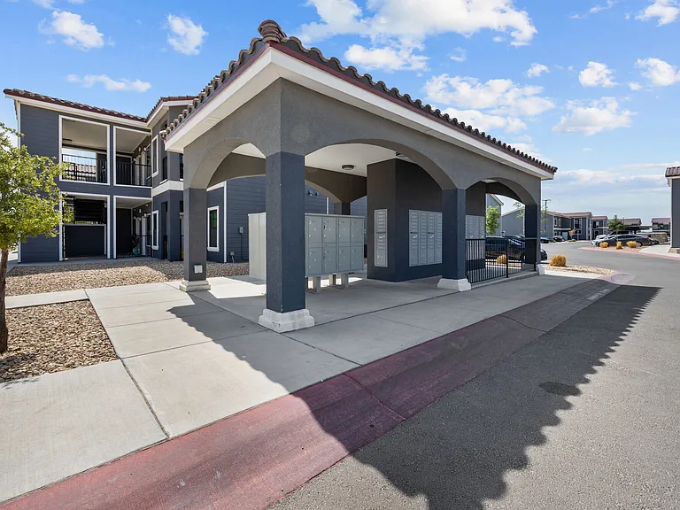 DISTRICT AT PELLICANO — Photo 40