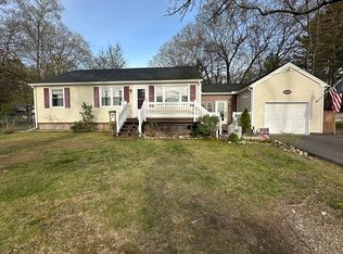 124 Cooper Rd, Northbridge, MA 01534