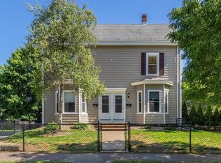 48 Chestnut St #1, Wakefield, MA 01880