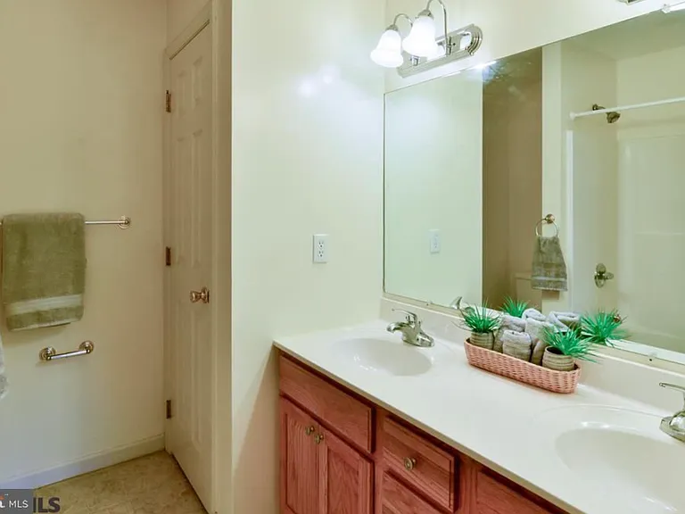 112 Jules Dr — Photo 9