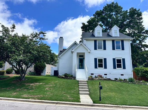 110 Ethans Glen Ct, Cary, NC 27513