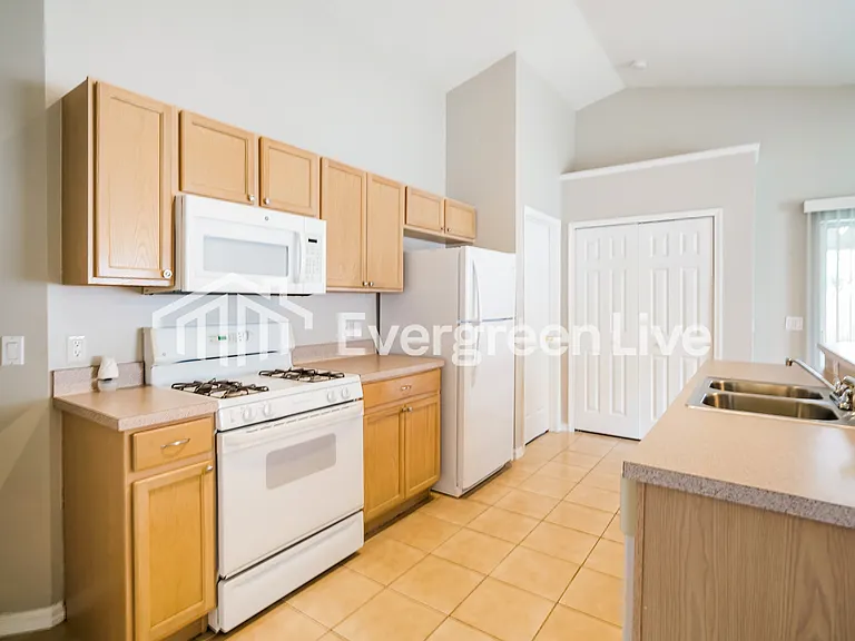 7615 Devonbridge Garden Way — Photo 12
