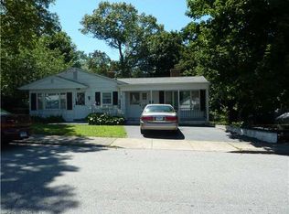 74 Raymond St, New London, CT 06320