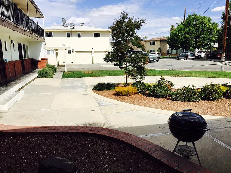 2080 Marlboro Ct #12 — Photo 3