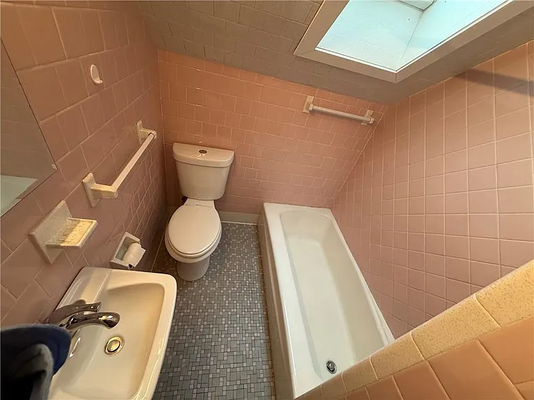 231 Orchard St — Photo 14