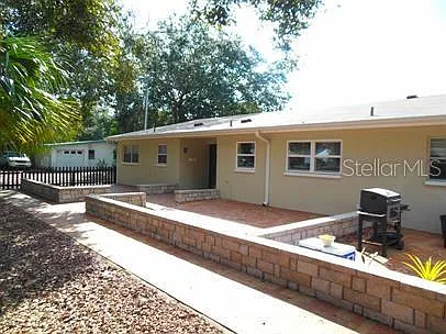 2 bed, 1.0 bath, 950 sqft, $1,800 — Photo 2
