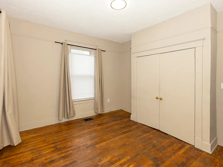 1011 Oakview St #1 — Photo 14