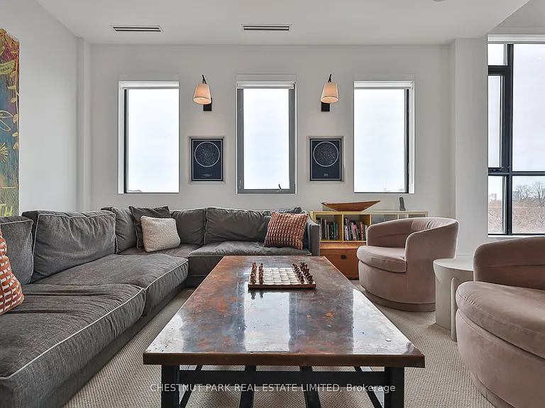 540 College St #Penthouse 2 — Photo 5