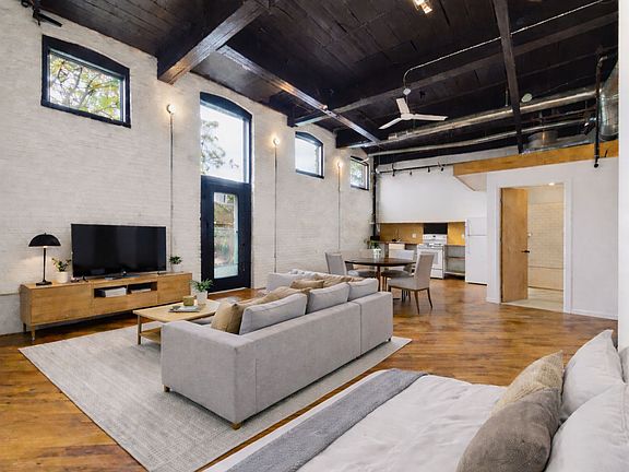 2nd image of 3033-47 Ruth St #1E