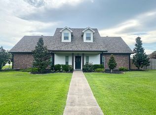 6832 Banbury Rd, Lake Charles, LA 70605