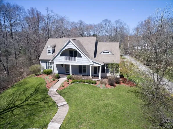 39 Shore Rd, Waterford, CT 06385