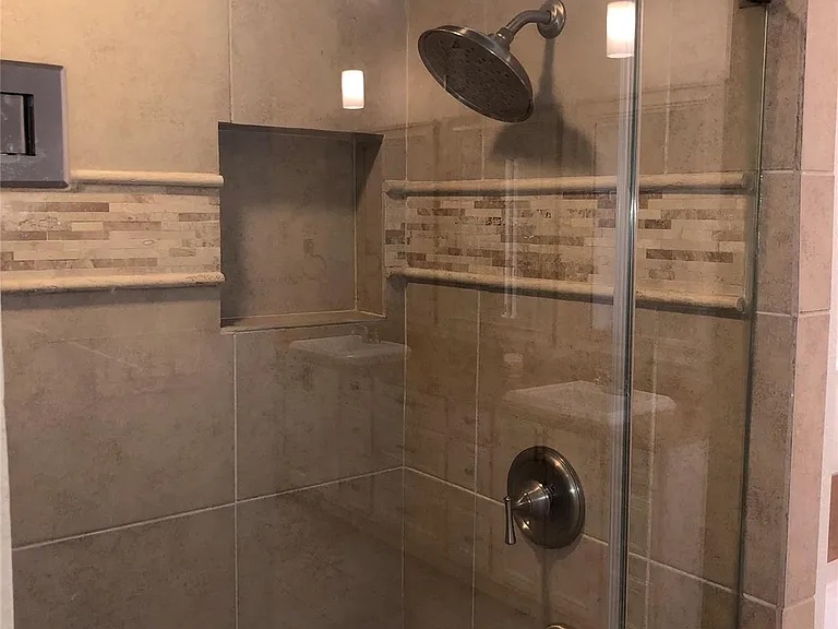 10310 Chevy Chase Dr — Photo 22