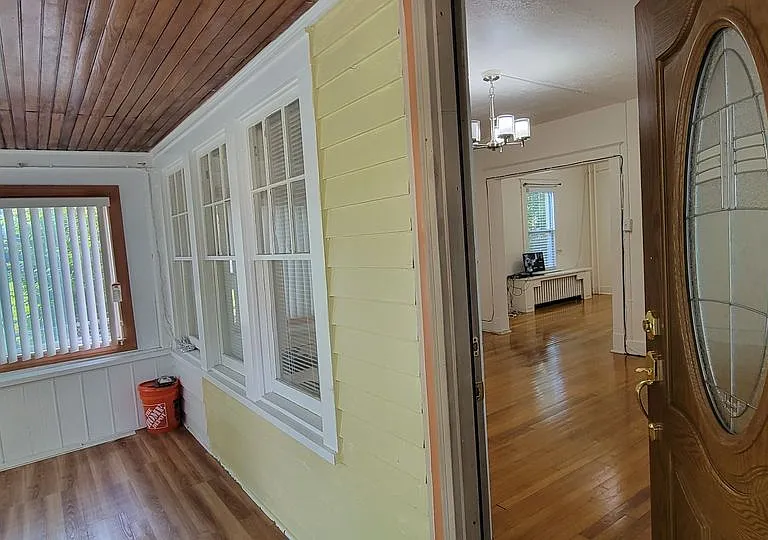 19 Lark St — Photo 2