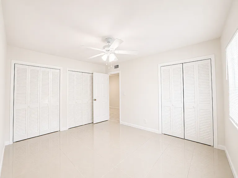 Chelsea Manor Apartments — Photo 22