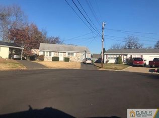 8 Willow Ct, Parlin, NJ 08859