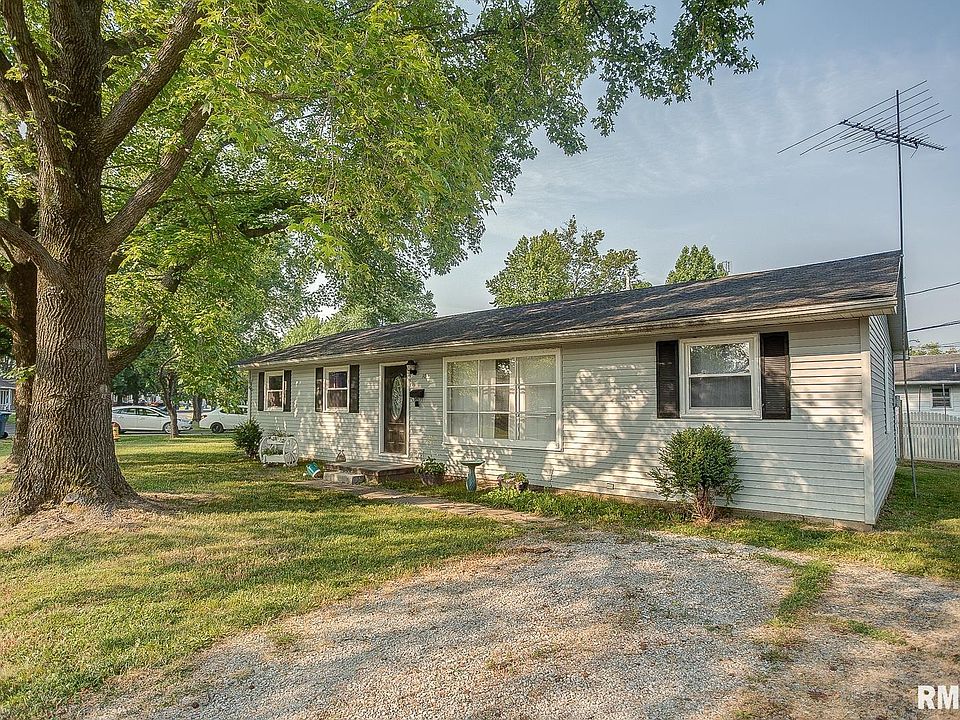 1st image of 10 Redwood Dr