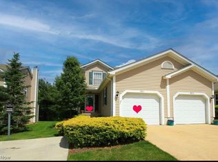 9971 Beverly Ln, Streetsboro, OH 44241