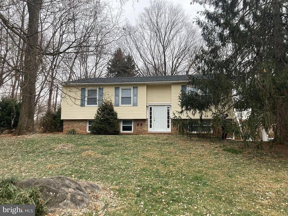 1st image of 162 Meadowlark Ln #200
