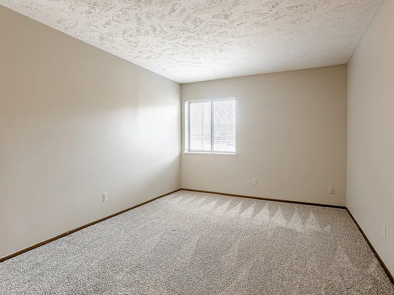 Omaha, NE Stony Brook Apartments | 11A | Bedroom