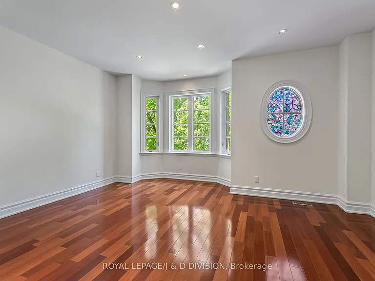 8 Huntley St — Photo 24