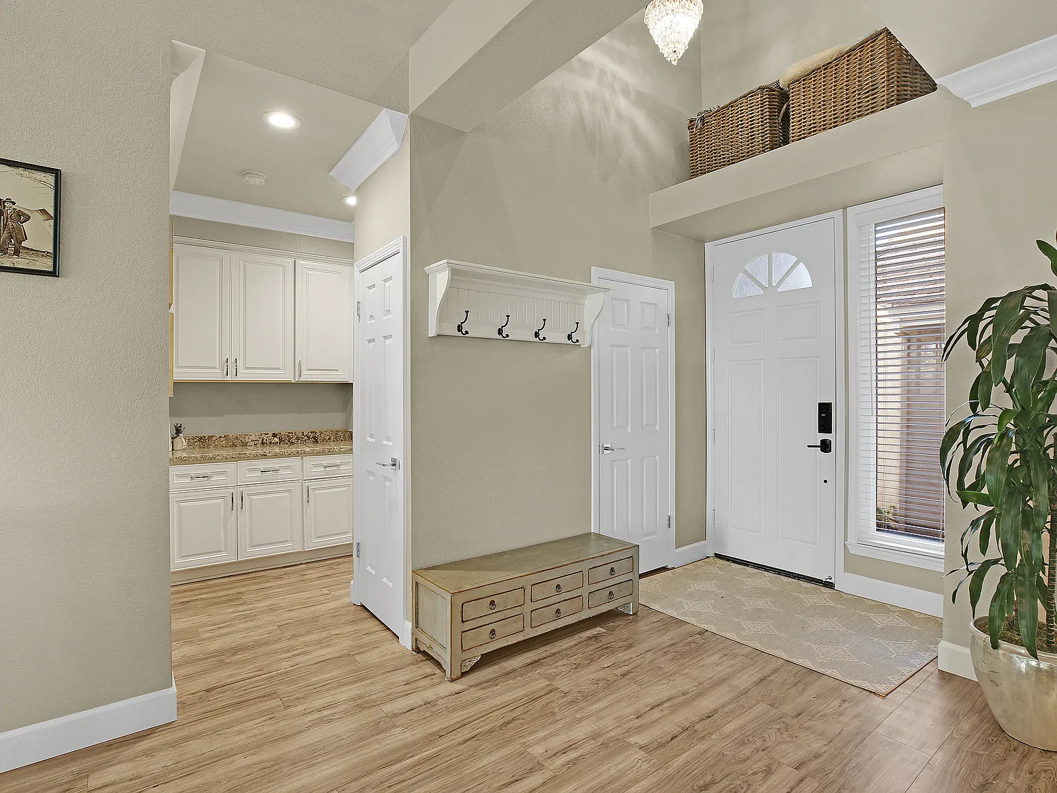 3 bed, 1735 sqft, $4,750 — Photo 4