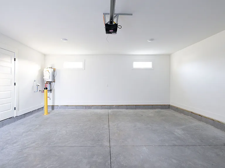 326 E Trinity Ln #C — Photo 29