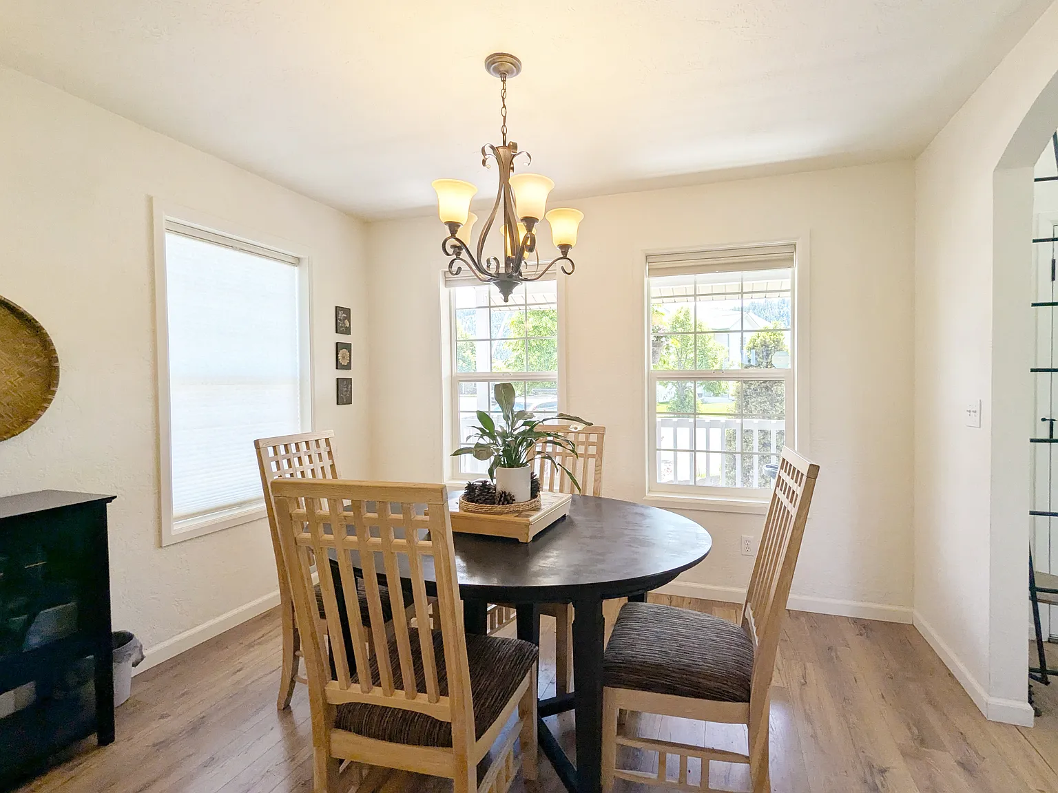 4 bed, 3.5 bath, 2710 sqft, $4,100 — Photo 4
