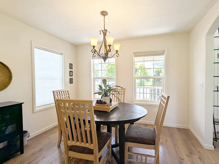 131 Rimrock Ct — Photo 4