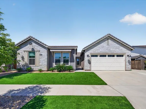 2086 N Phillip Ave, Clovis, CA 93619