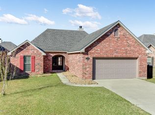115 Troubadore Dr, Youngsville, LA 70592
