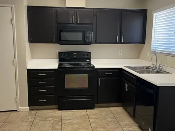 3210 Brookfield Loop #D, Bakersfield, CA 93311