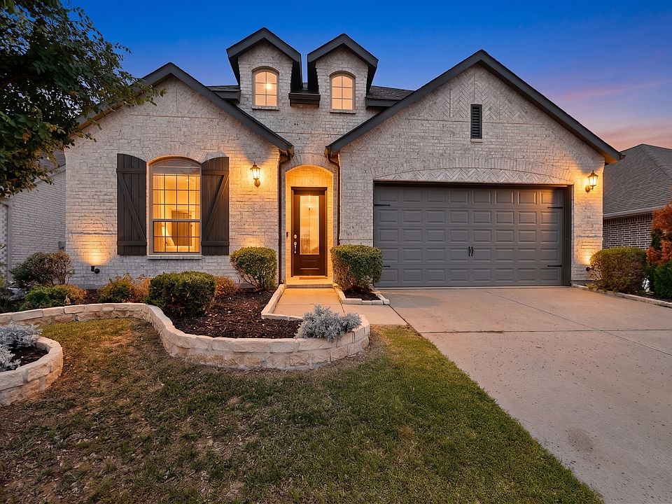 1st image of 3825 Primrose Dr