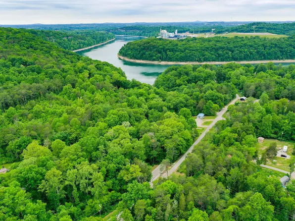 536 Stonegate Dr, Burnside, KY 42519