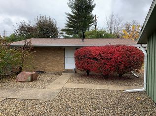 Broadmoor 1115 -J.Trautman, Champaign, IL 61821