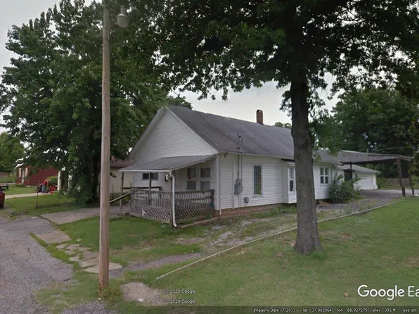 109 E fourth, West Frankfort, IL 62896