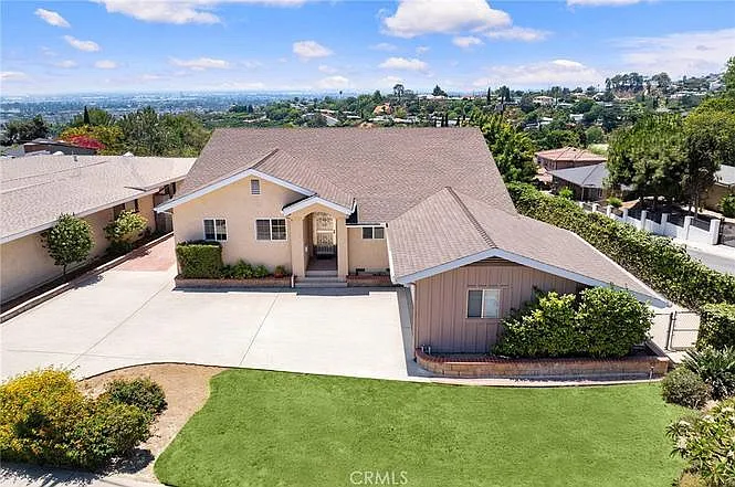 1003 Langley Way — Photo 32