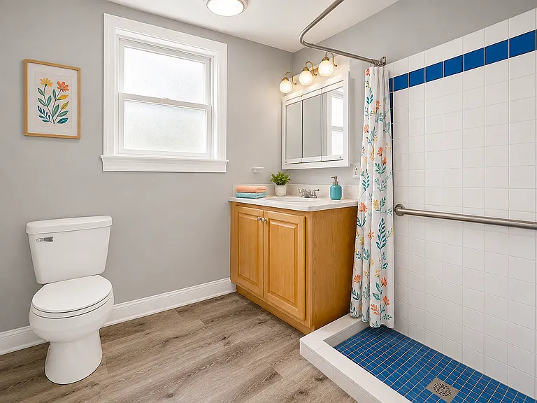 1058 S Sheffield Ave — Photo 5