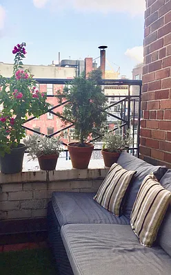 Rented by Compass | media 28