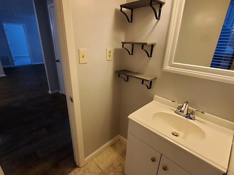 103 Tuxworth Cir — Photo 17